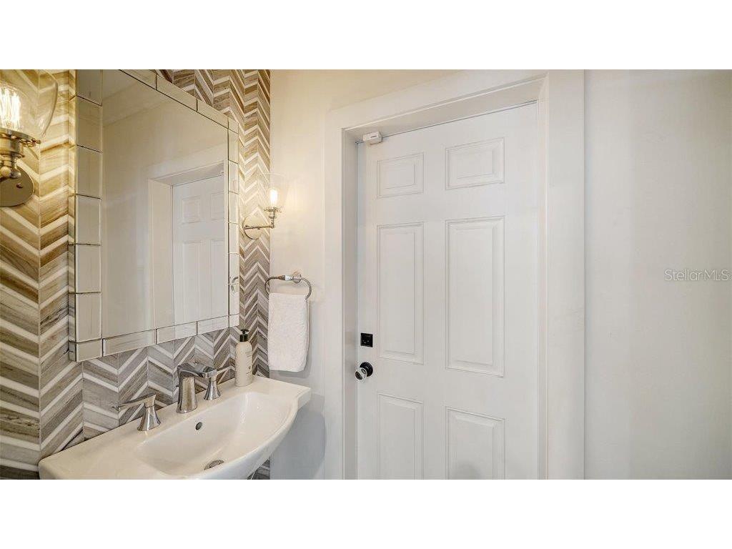 1774 Cherokee Drive Sarasota FL 34239 A4669184 image29