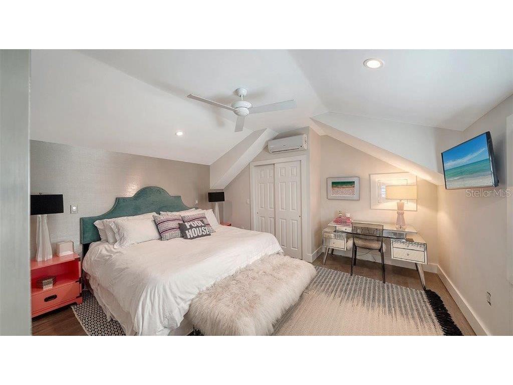 1774 Cherokee Drive Sarasota FL 34239 A4669184 image33