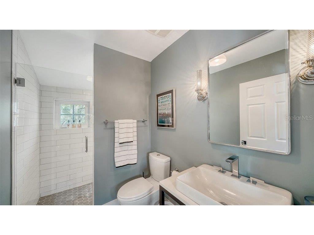 1774 Cherokee Drive Sarasota FL 34239 A4669184 image35