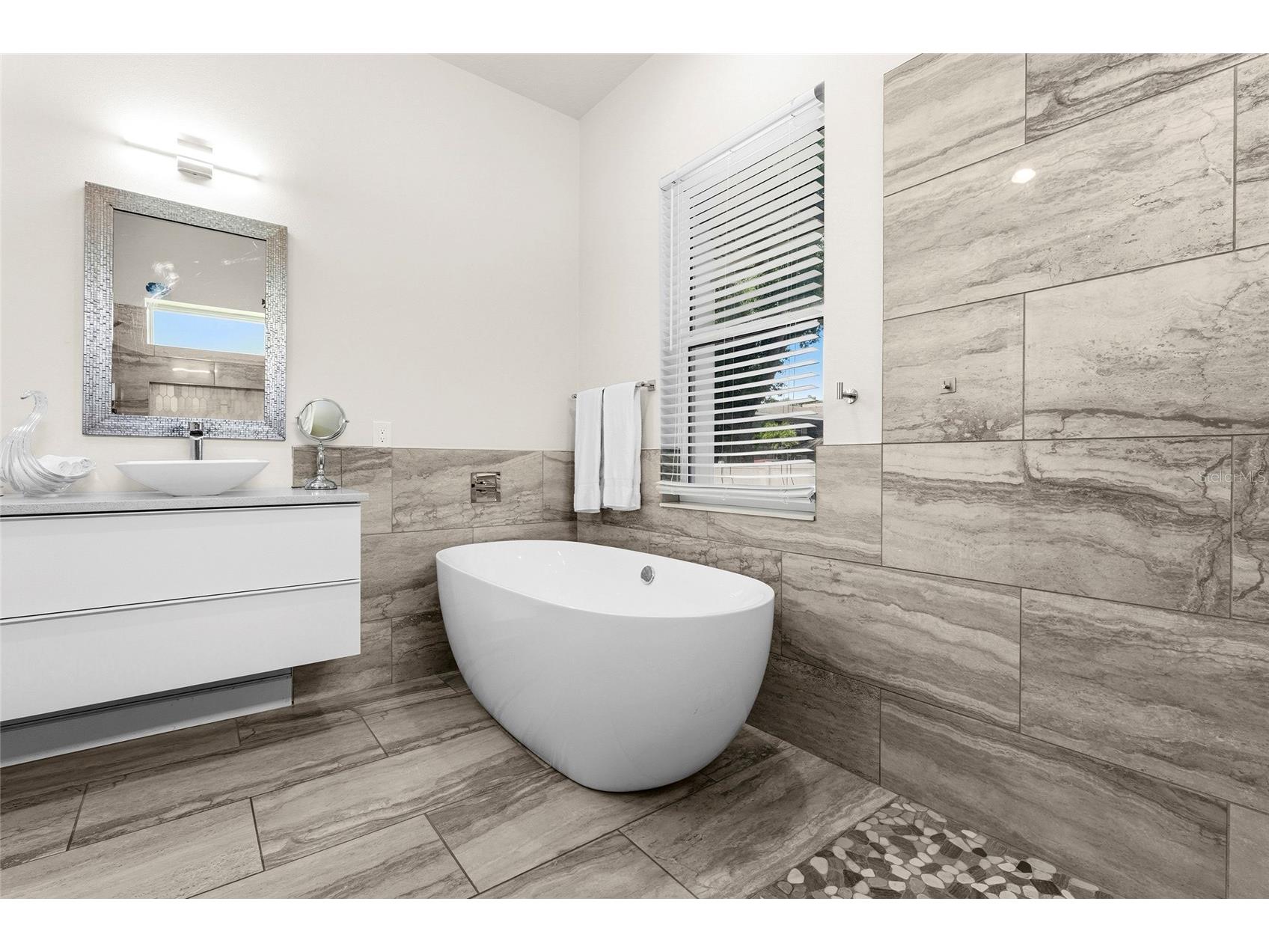 1775 7th Street Sarasota FL 34236 A4692920 image32