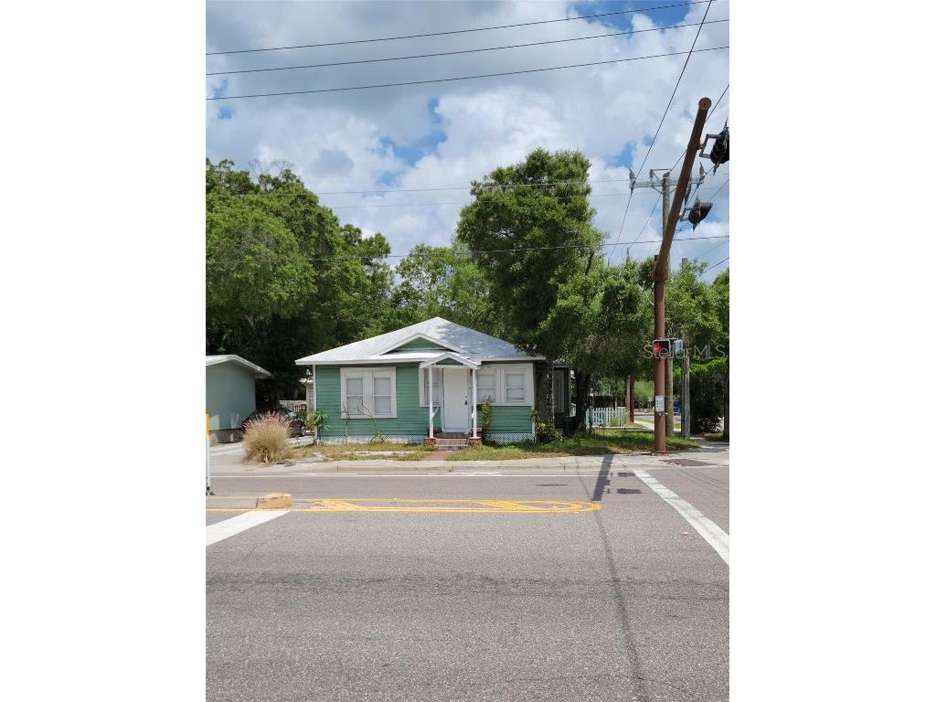 1775 Fruitville Road Sarasota FL 34236 A4601611 image1