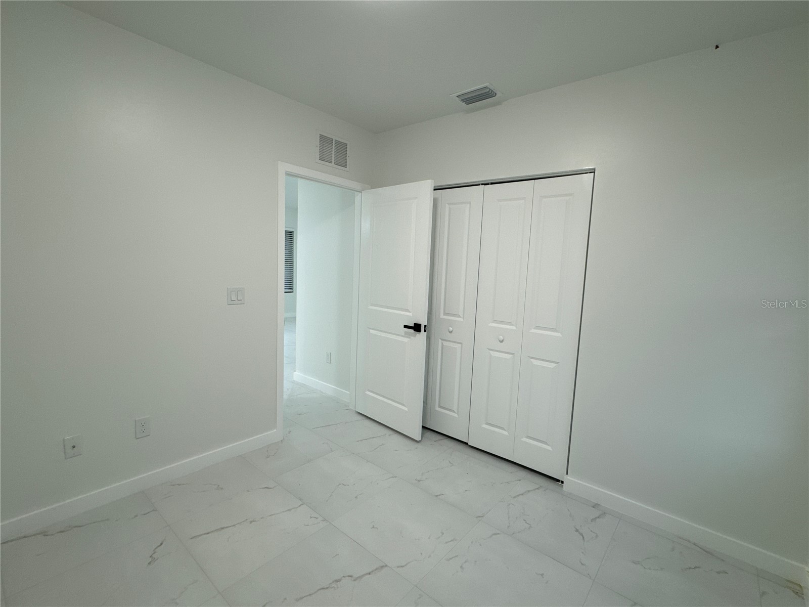 1775 Glenway Court Fort Myers FL 33916 O6405954 image4