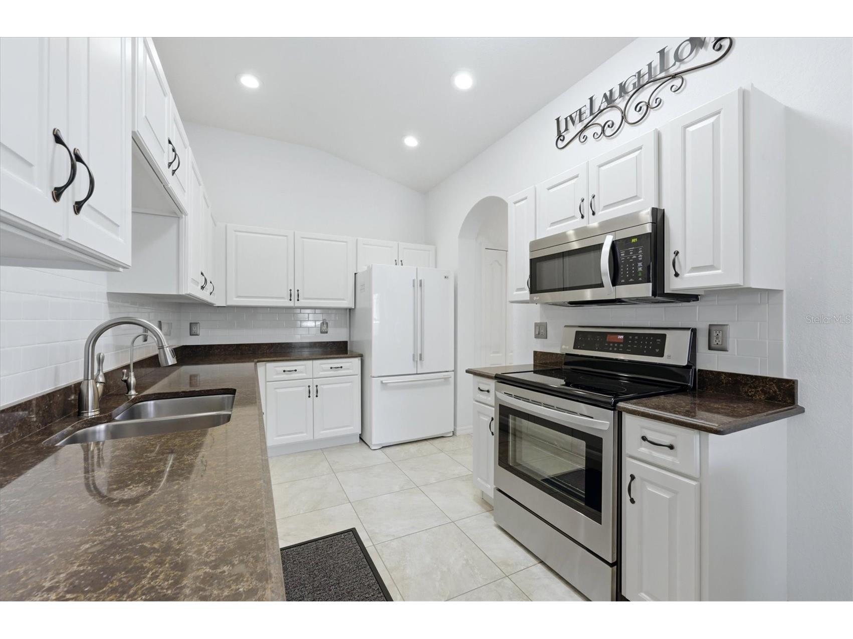 1777 Fountain View Circle Venice FL 34292 A4693689 image18