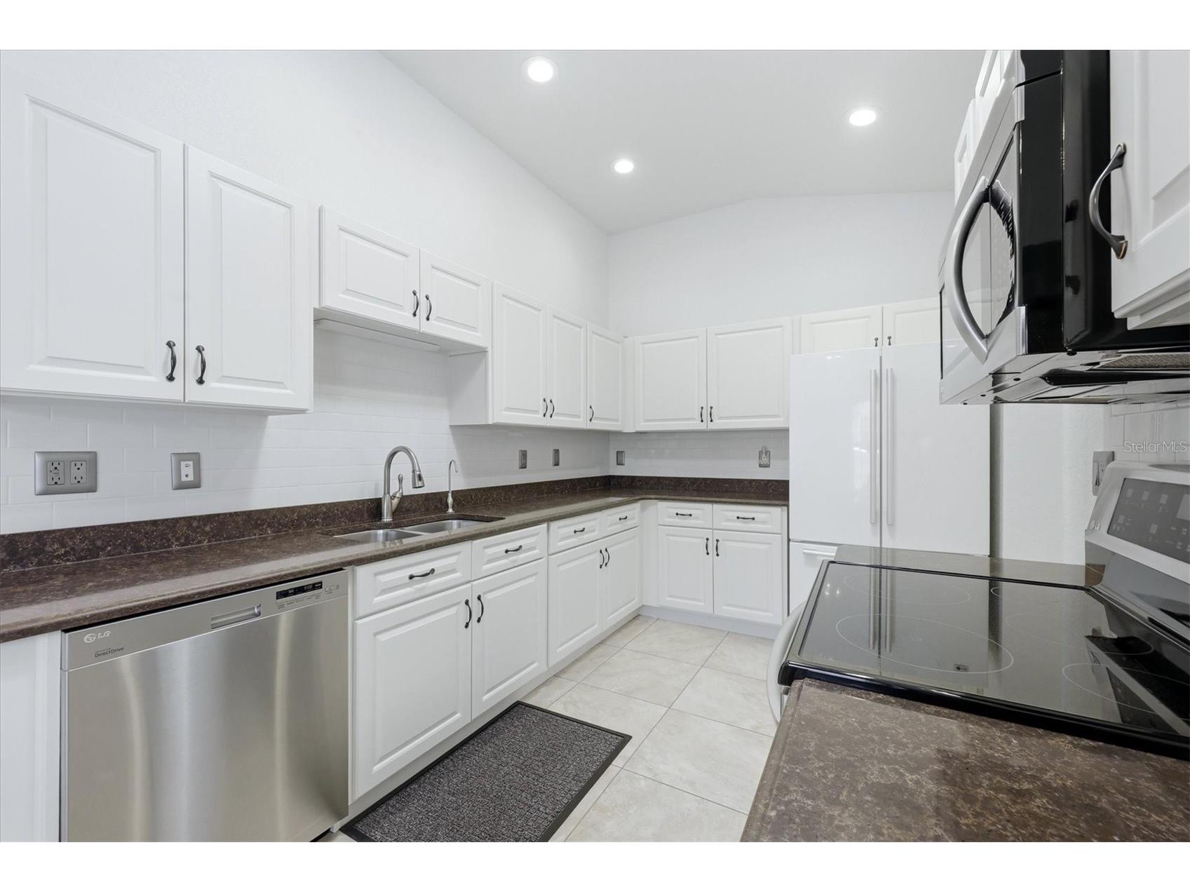 1777 Fountain View Circle Venice FL 34292 A4693689 image19