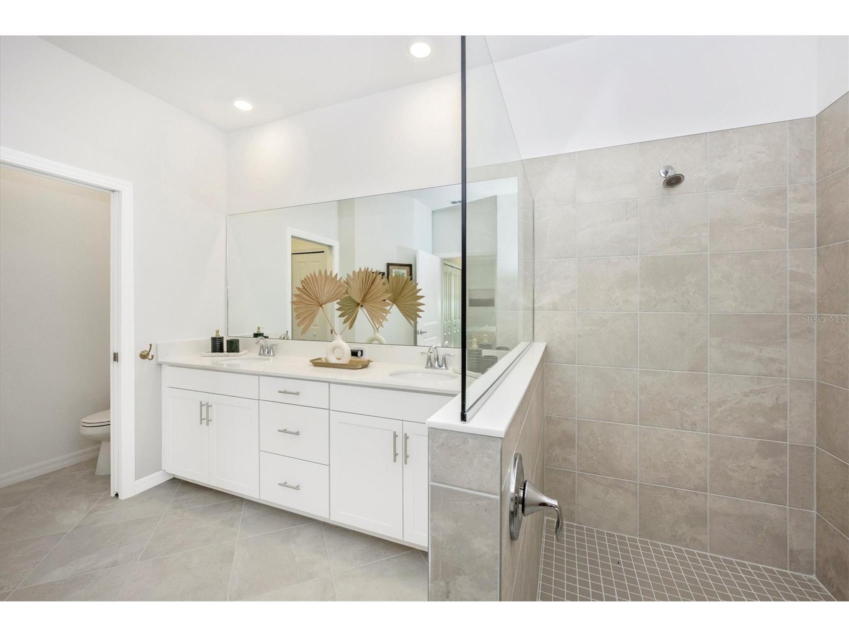 17770 Boracay Court #201 Venice FL 34293 N6142112 image32