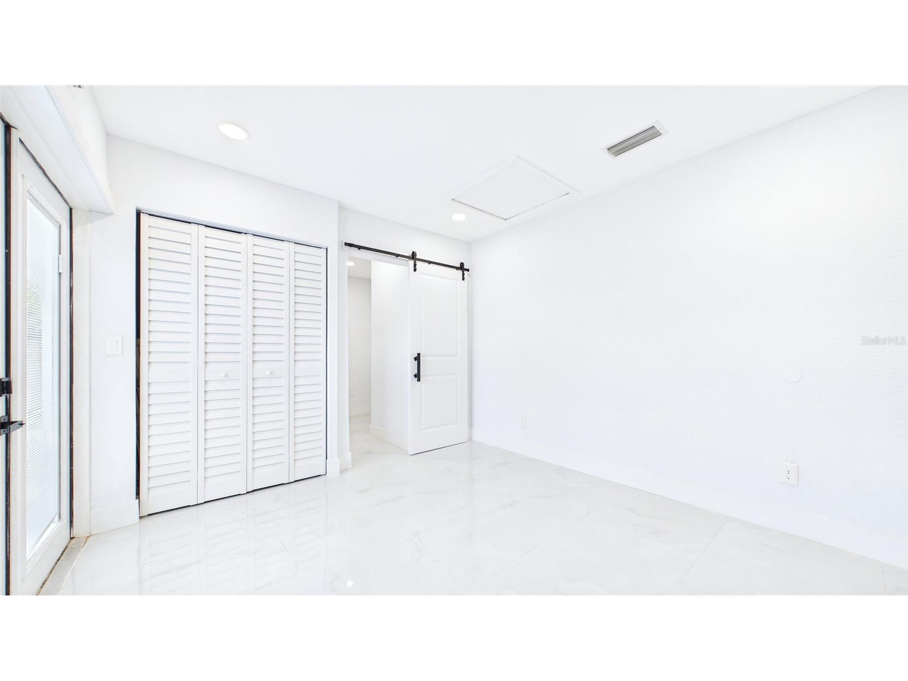 1778 New Hampshire Avenue NE Saint Petersburg FL 33703 TB8486606 image17