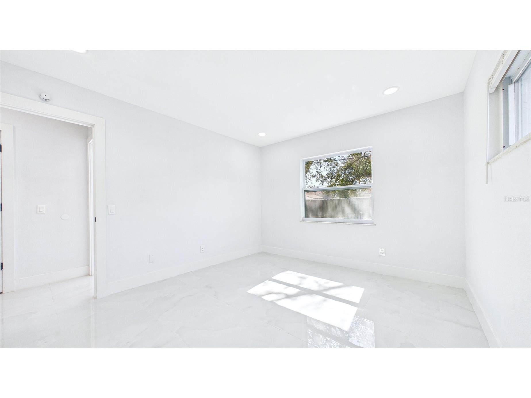 1778 New Hampshire Avenue NE Saint Petersburg FL 33703 TB8486606 image24