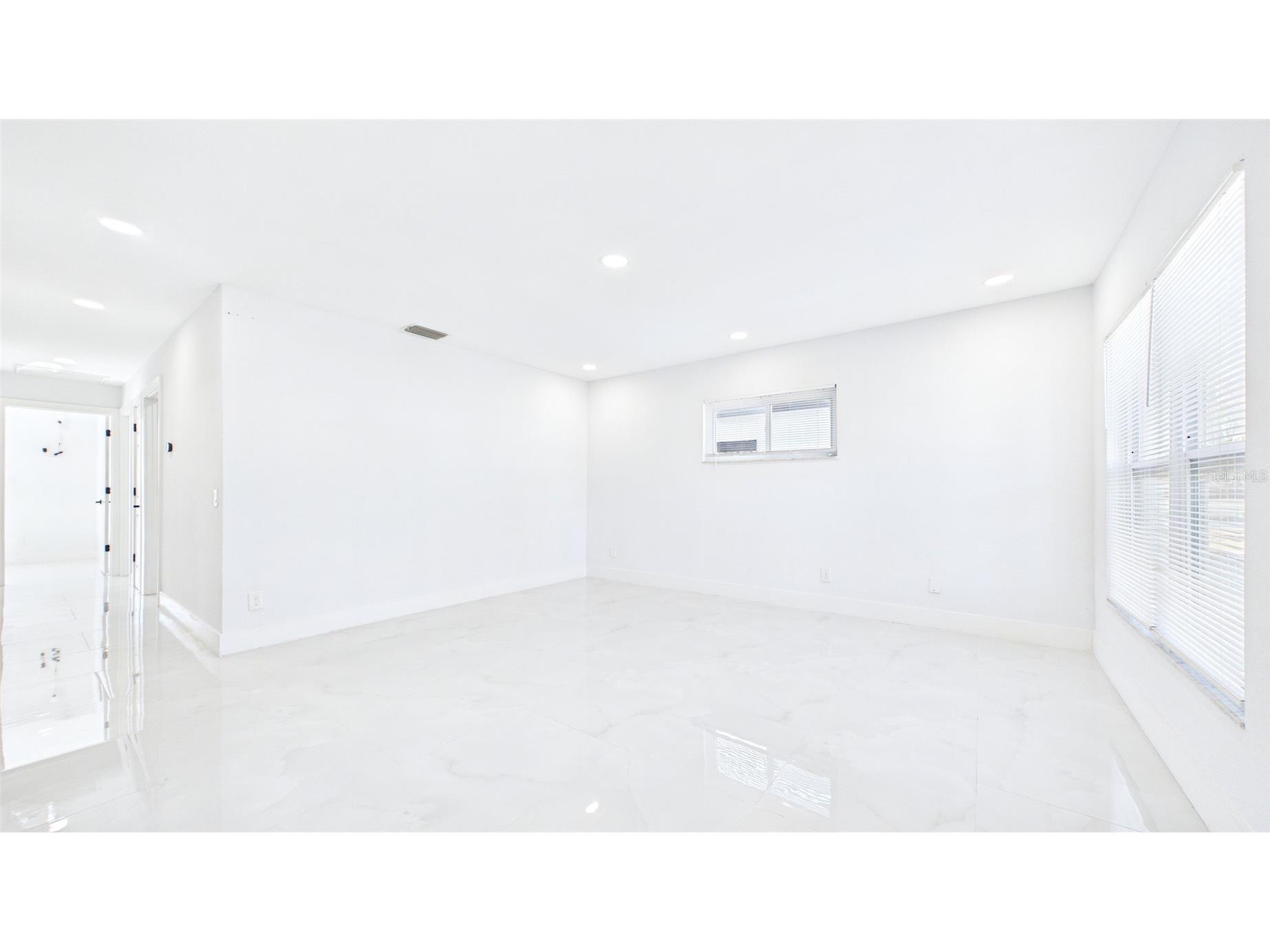 1778 New Hampshire Avenue NE Saint Petersburg FL 33703 TB8486606 image4