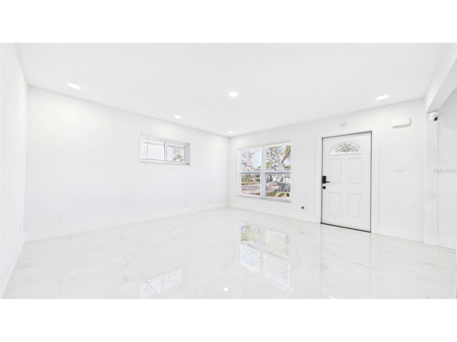 1778 New Hampshire Avenue NE Saint Petersburg FL 33703 TB8486606 image5