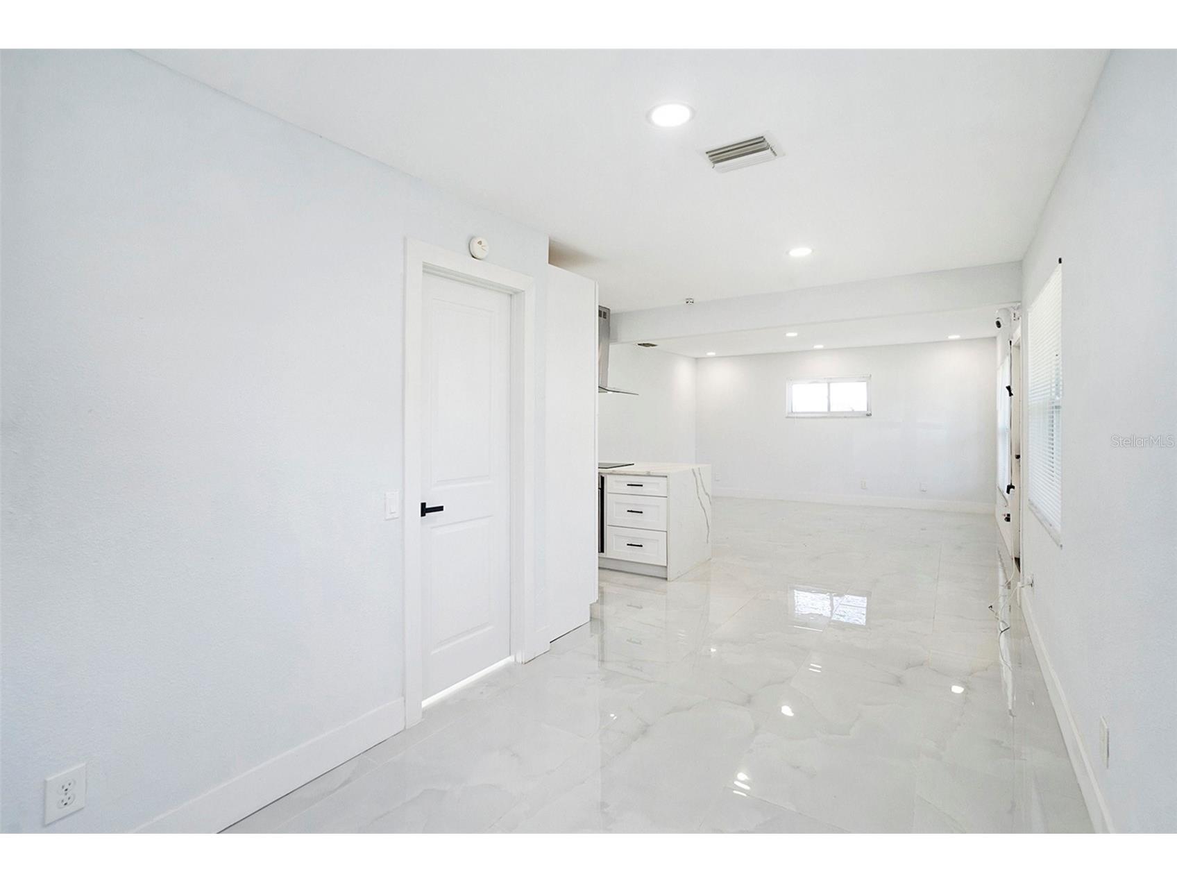 1778 New Hampshire Avenue NE Saint Petersburg FL 33703 TB8529429 image12