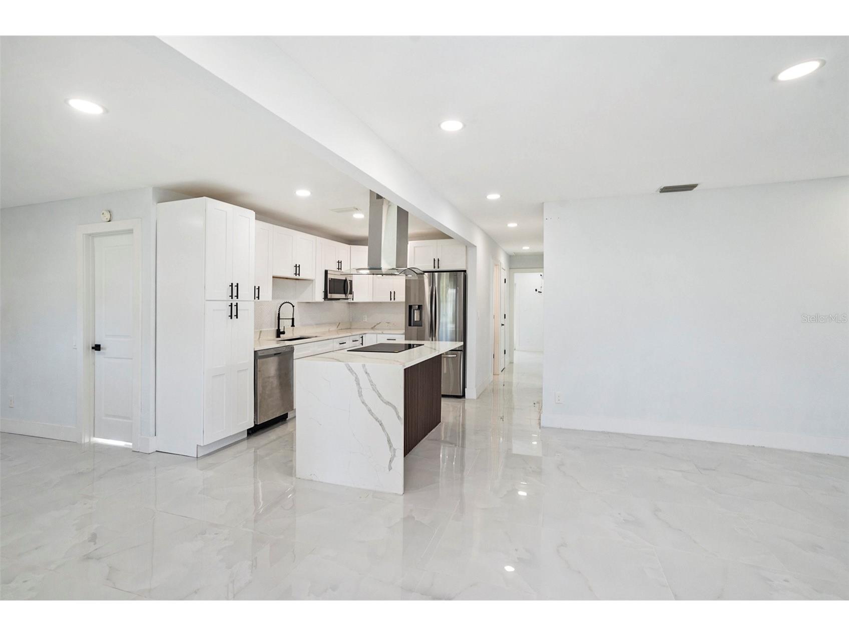 1778 New Hampshire Avenue NE Saint Petersburg FL 33703 TB8529429 image9