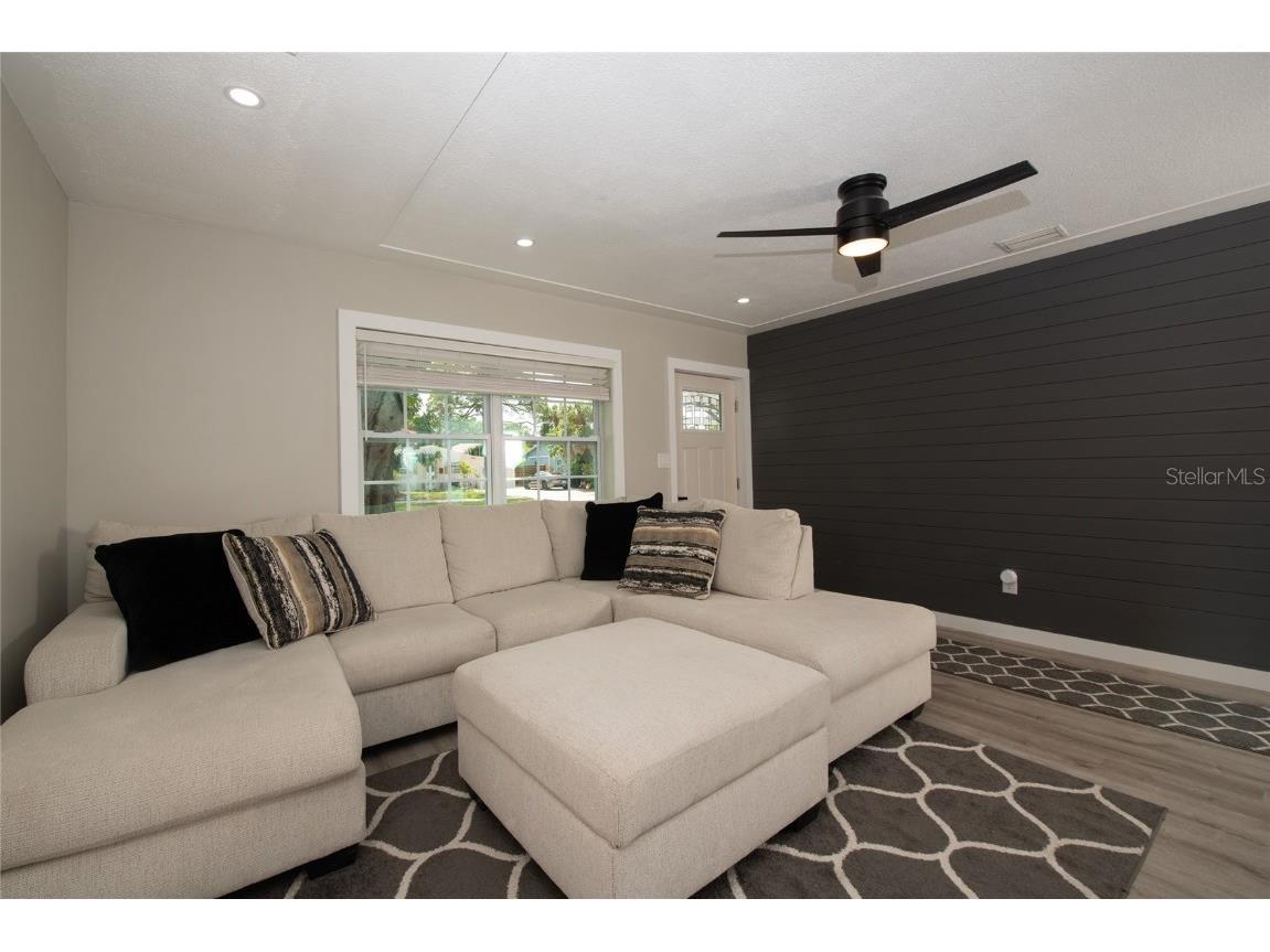 1779 Shore Acres Boulevard NE Saint Petersburg FL 33703 TB8323100 image4