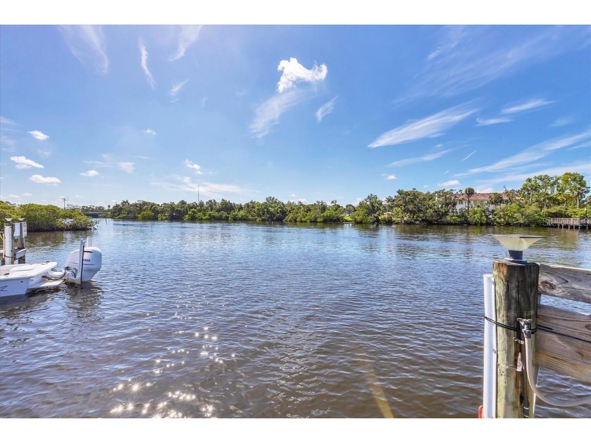 1780 Phillippi Shores Drive #E1-46 Sarasota FL 34231 A4656391 image25