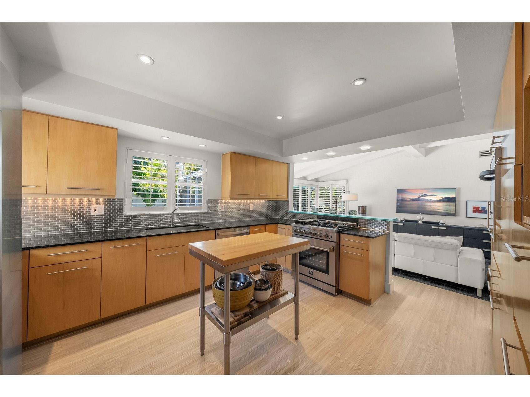 1780 Spring Creek Drive Sarasota FL 34239 A4681932 image16