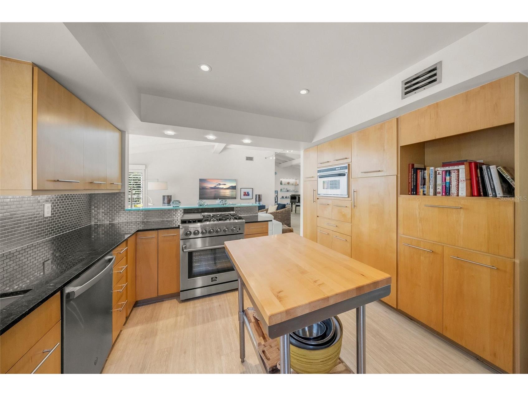 1780 Spring Creek Drive Sarasota FL 34239 A4681932 image18