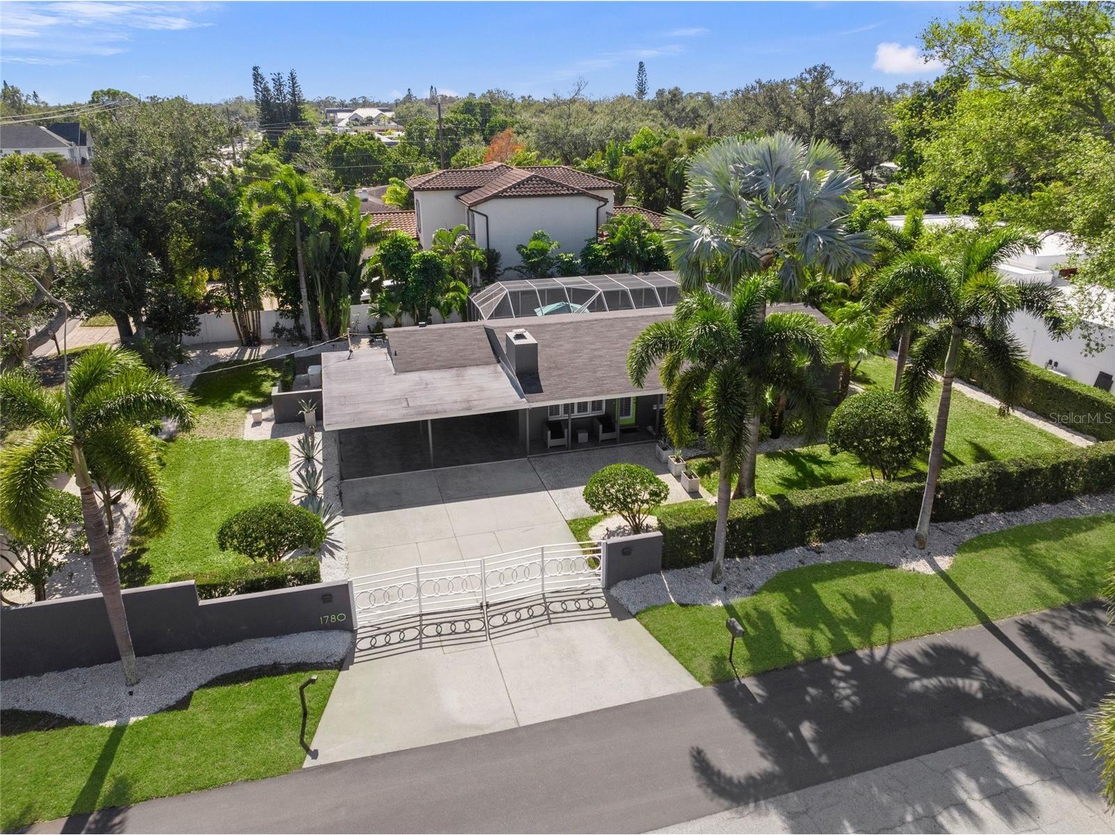 1780 Spring Creek Drive Sarasota FL 34239 A4681932 image3