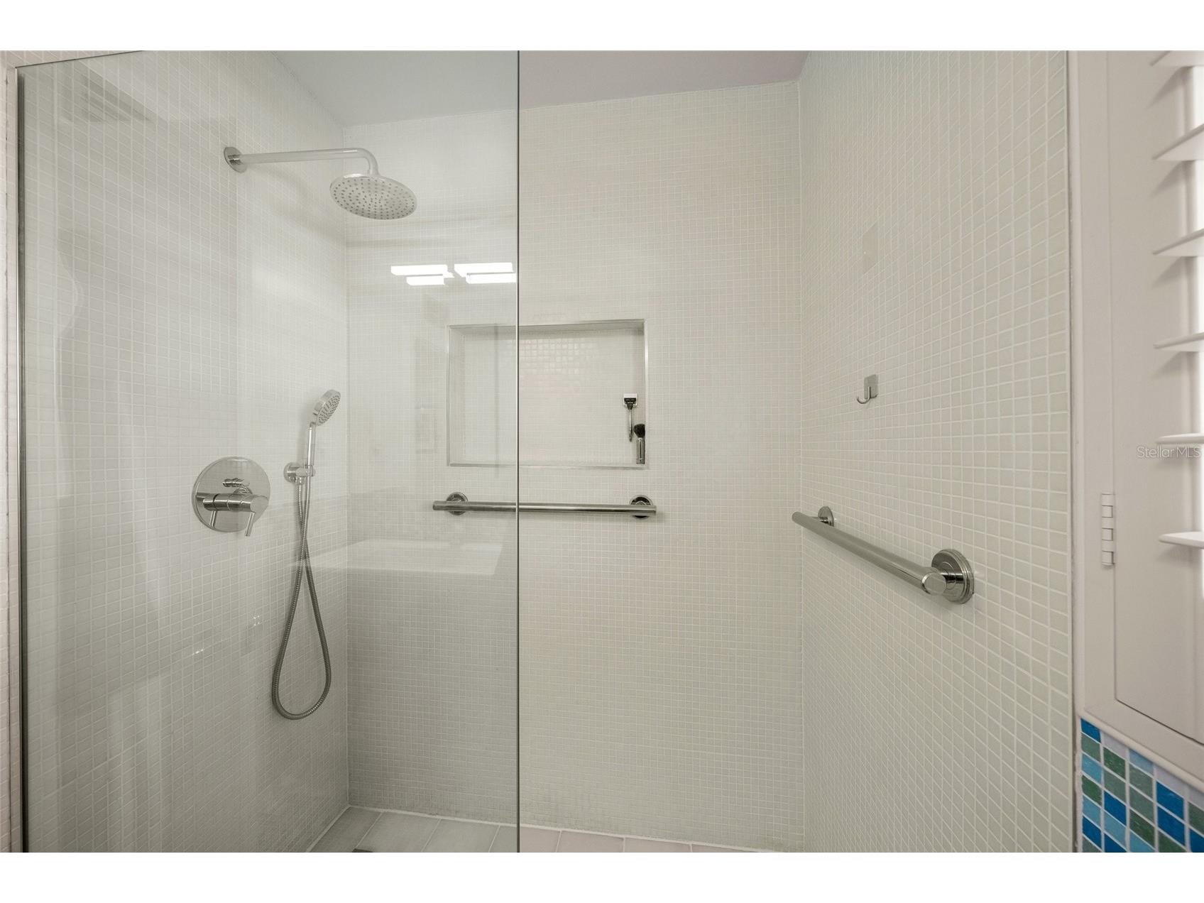 1780 Spring Creek Drive Sarasota FL 34239 A4681932 image35