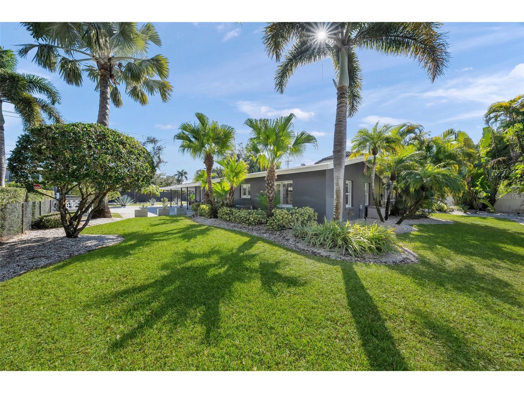 1780 Spring Creek Drive Sarasota FL 34239 A4681932 image9
