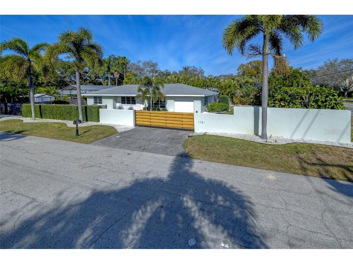 1781 Spring Creek Drive Sarasota FL 34239 A4595593 image1