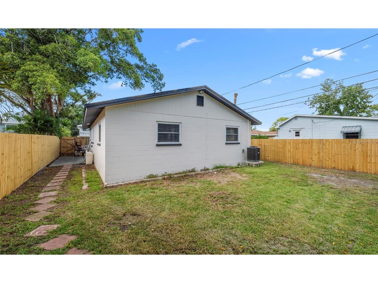 1782 Maryland Avenue NE Saint Petersburg FL 33703 TB8420000 image28