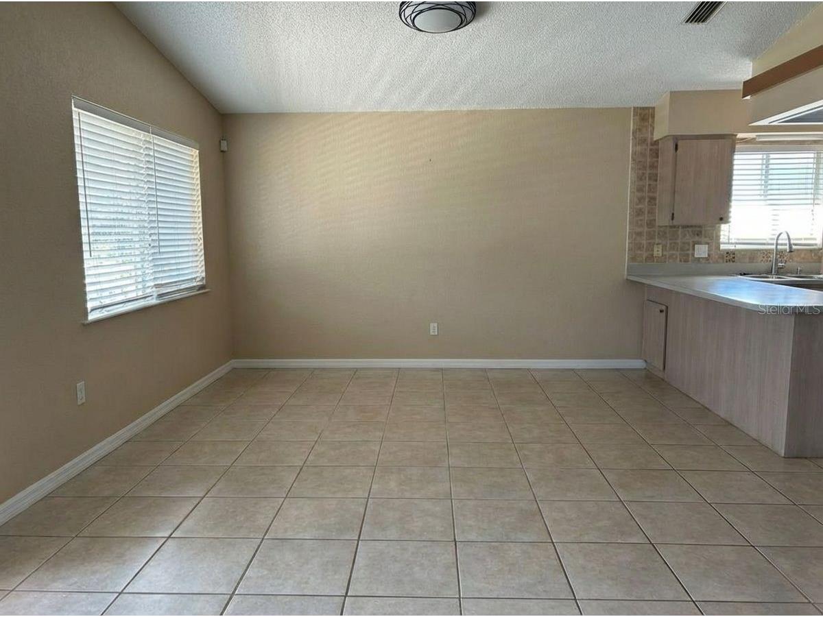 1783 Maryland Avenue NE Saint Petersburg FL 33703 TB8531755 image3