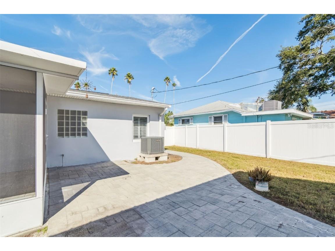 1787 Santa Barbara Drive Dunedin FL 34698 TB8448989 image50