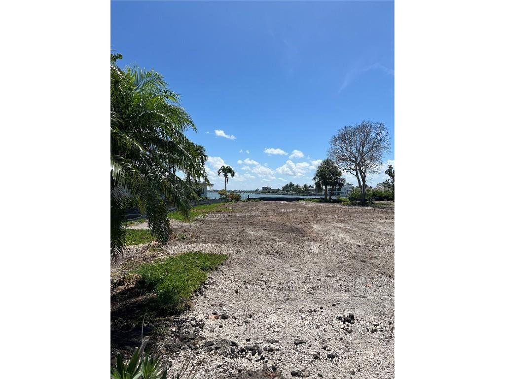 179 Bath Club Boulevard N North Redington Beach FL 33708 TB8398263 image4