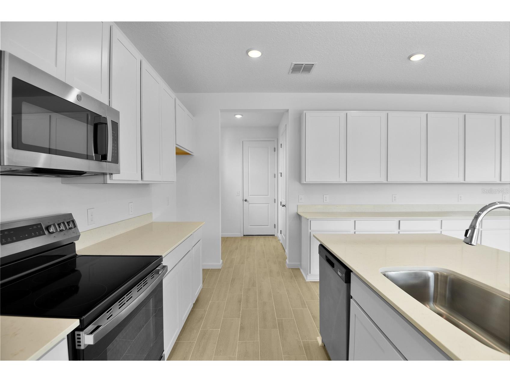 179 Flag Lilly Lane Umatilla FL 32784 S5130401 image5