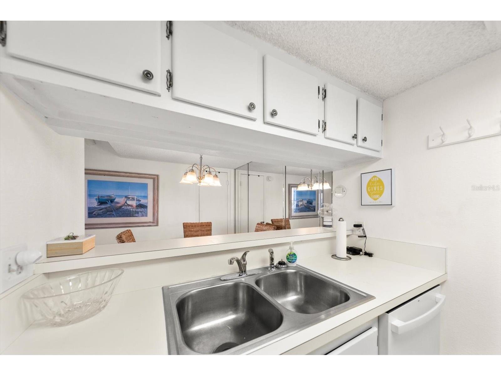 179 Medallion Boulevard #H Madeira Beach FL 33708 TB8504778 image12