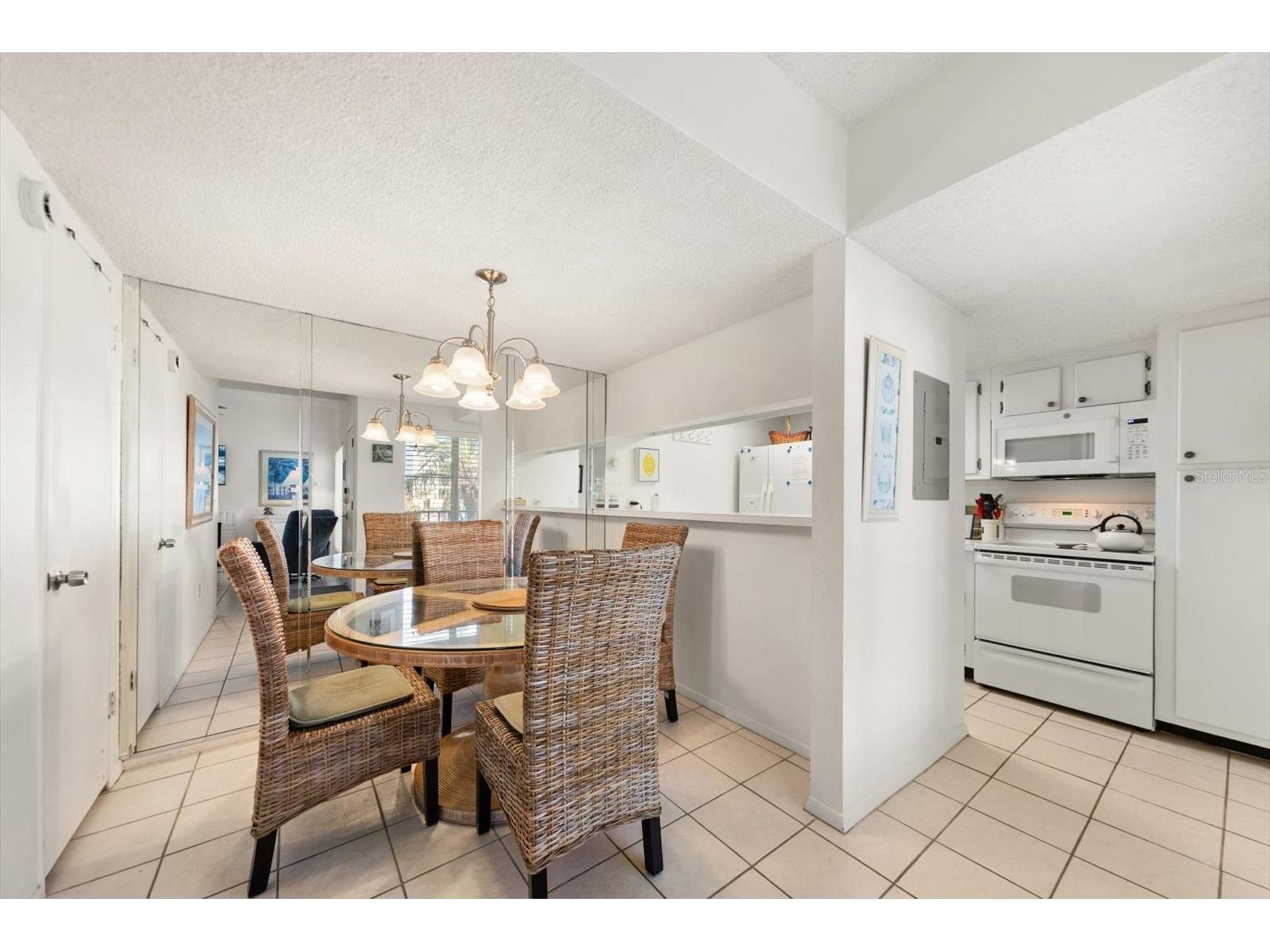 179 Medallion Boulevard #H Madeira Beach FL 33708 TB8504778 image7