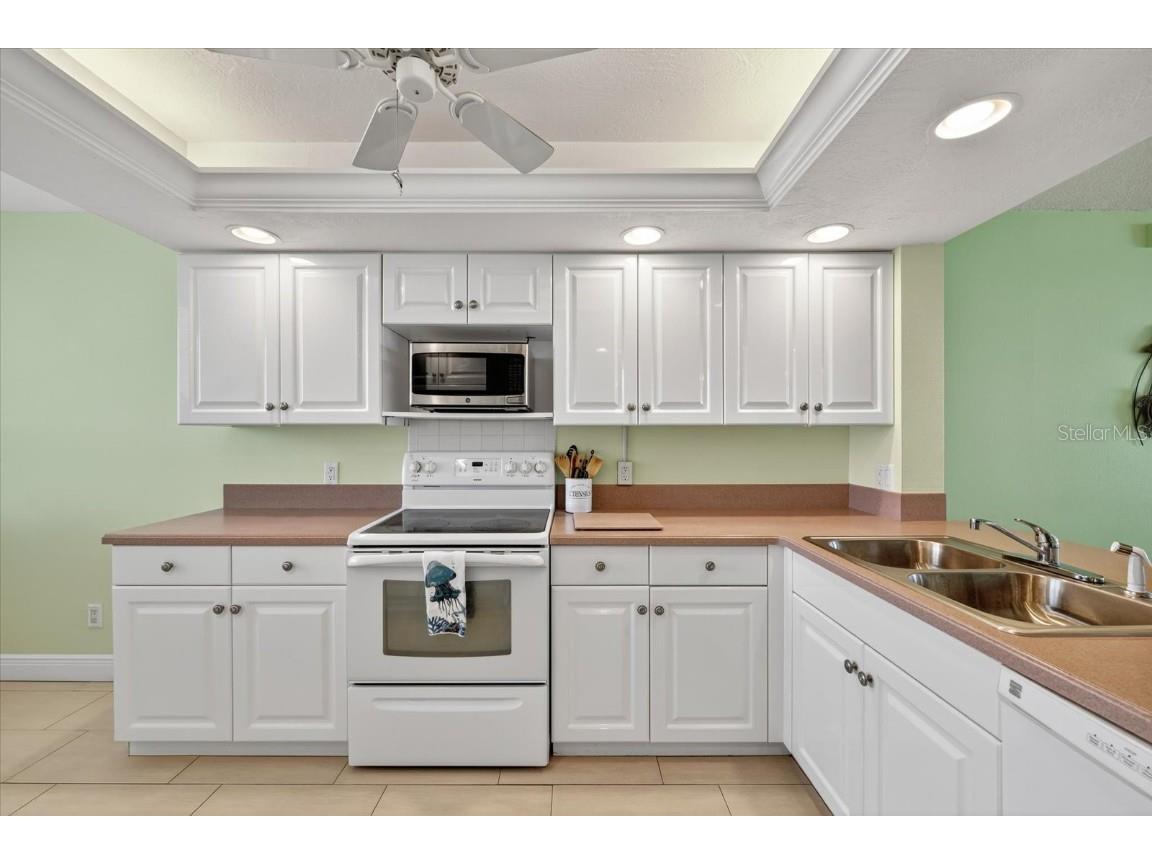 17900 Gulf Boulevard #11C Redington Shores FL 33708 TB8427973 image5