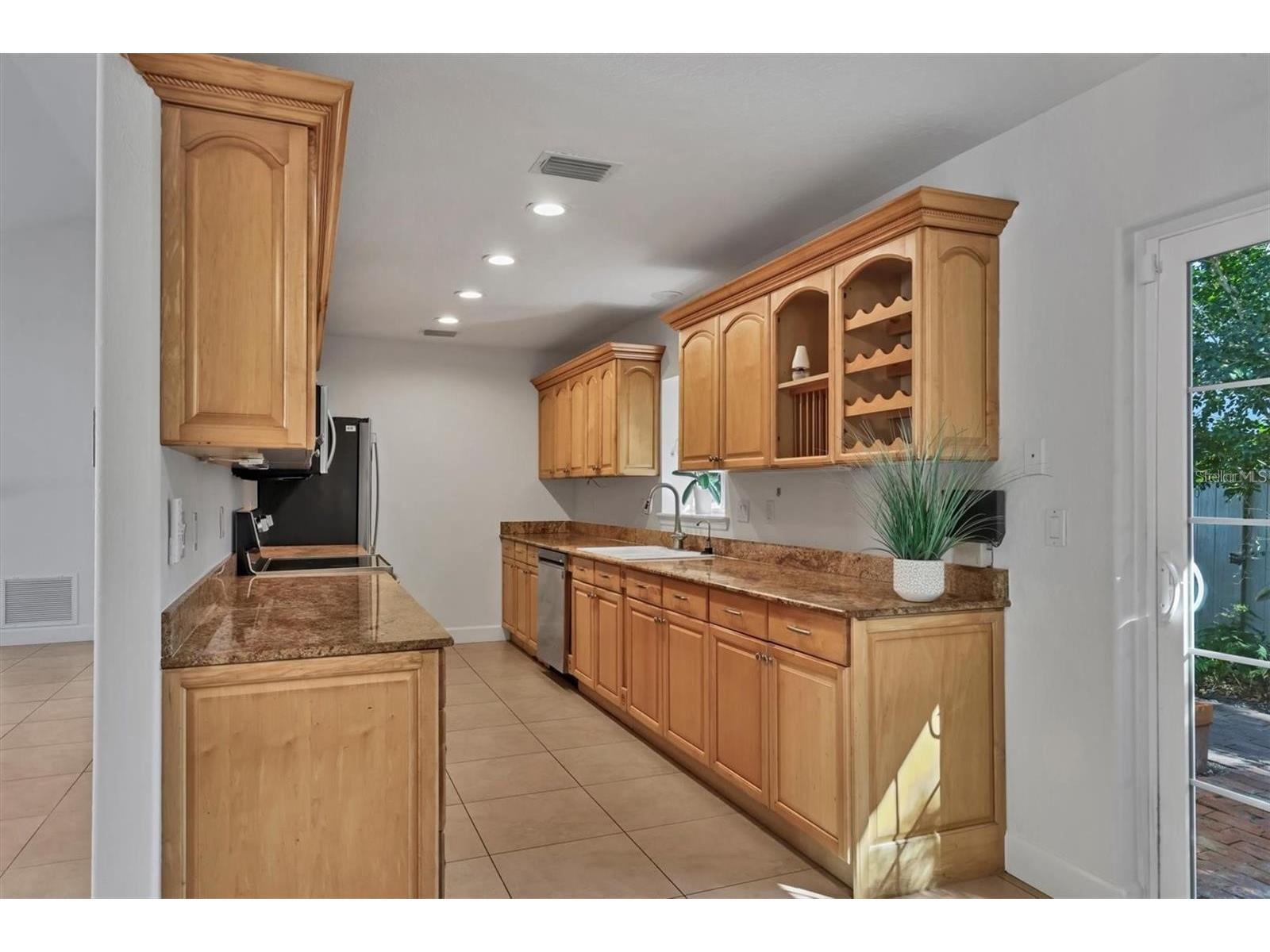1792 Floyd Street Sarasota FL 34239 A4693825 image11