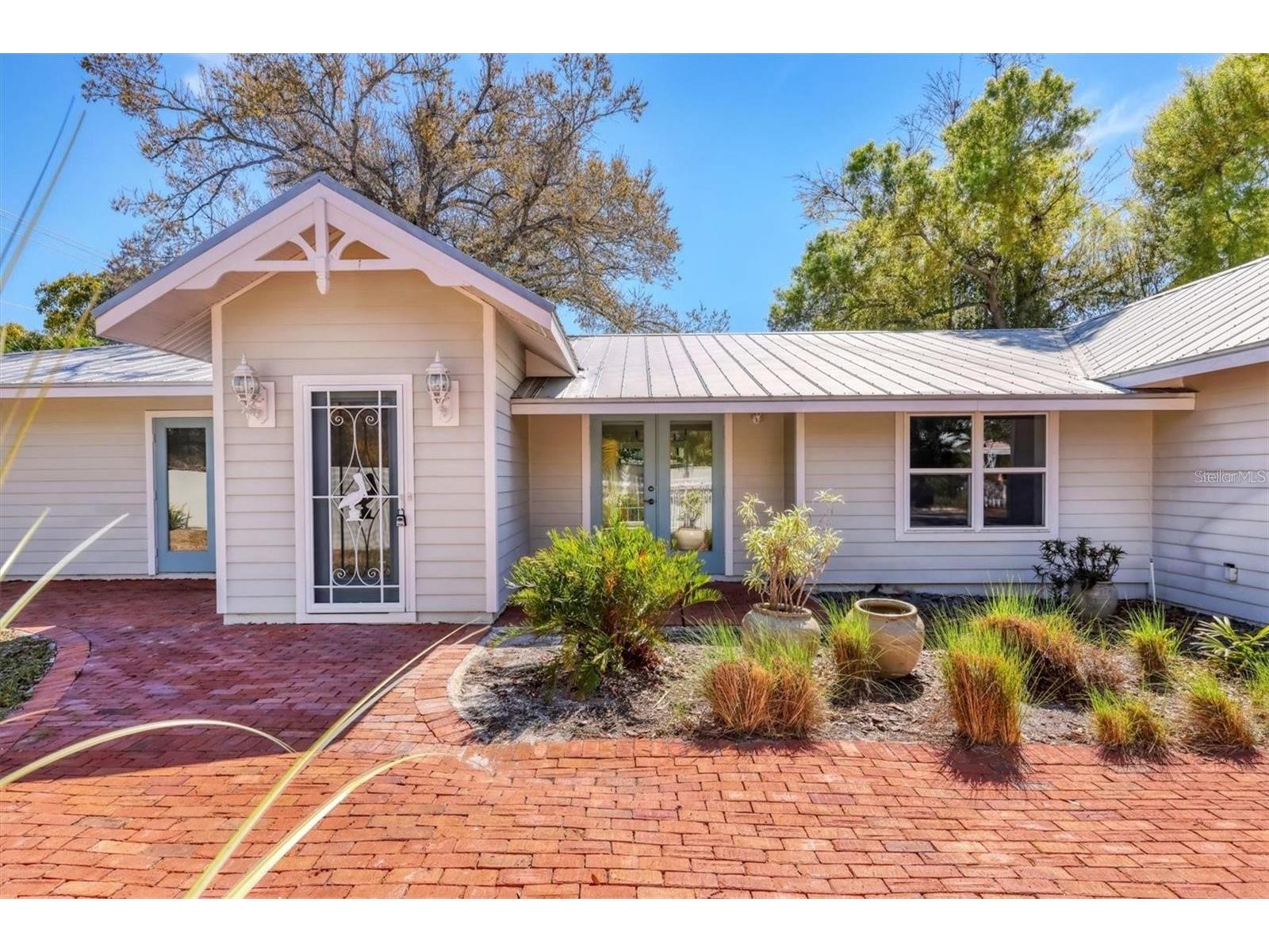 1792 Floyd Street Sarasota FL 34239 A4693825 image2