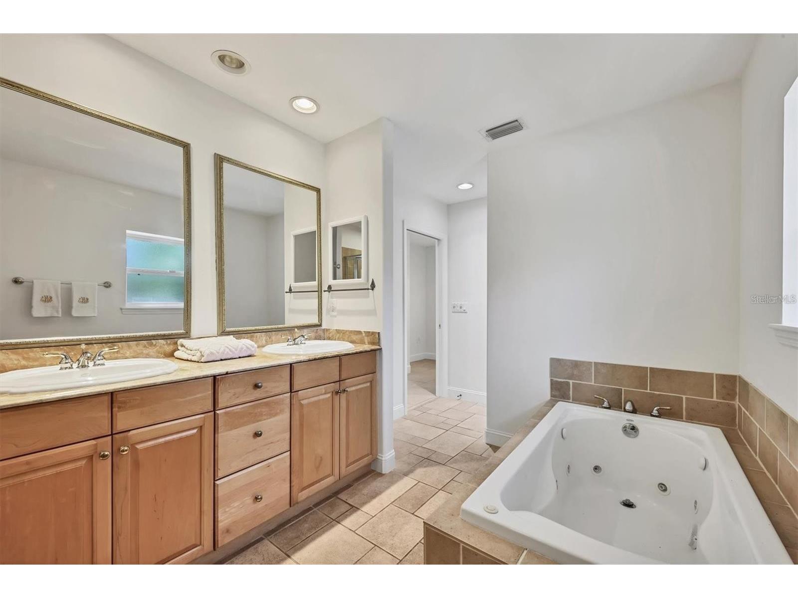 1792 Floyd Street Sarasota FL 34239 A4693825 image20