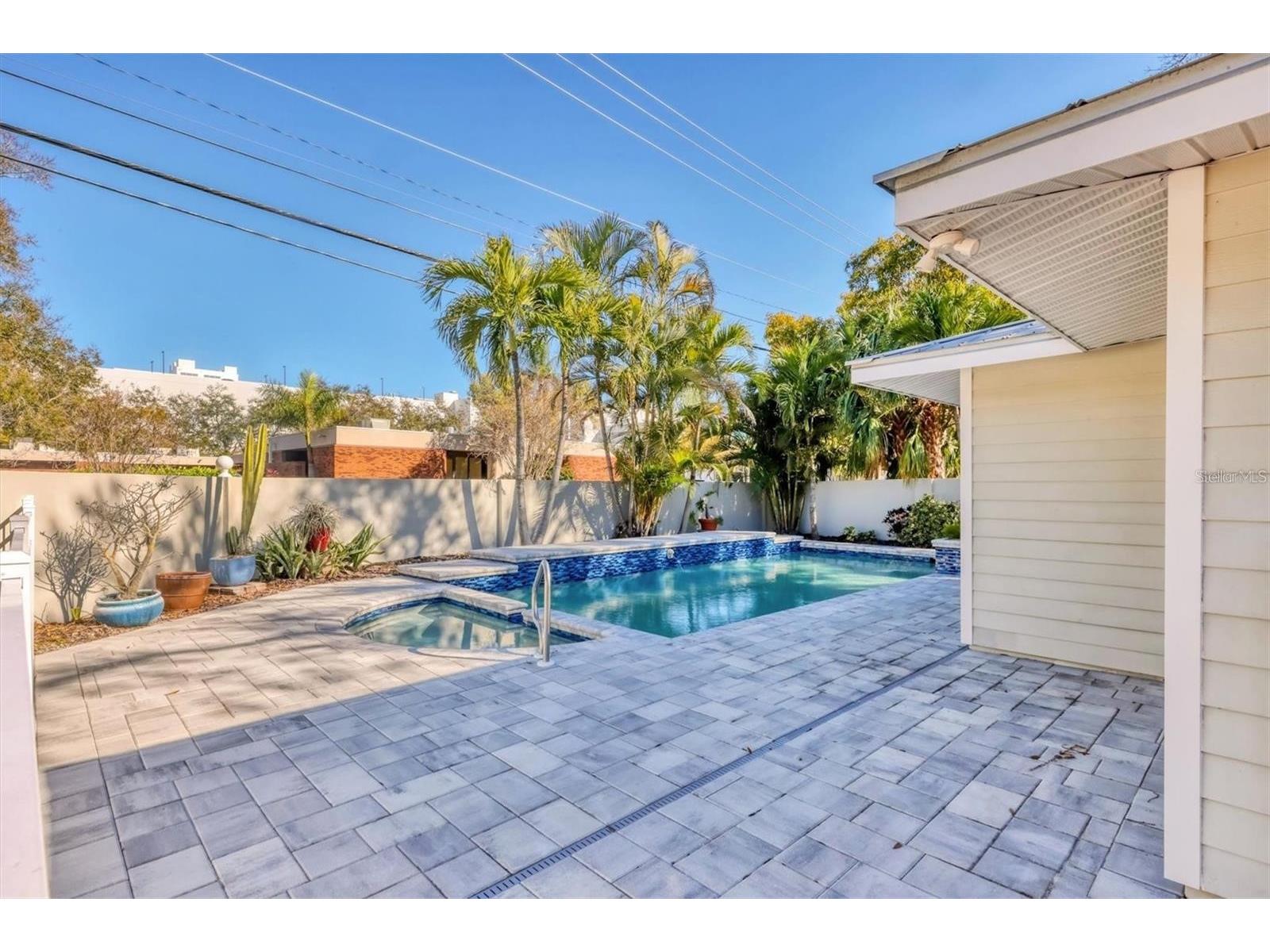 1792 Floyd Street Sarasota FL 34239 A4693825 image26