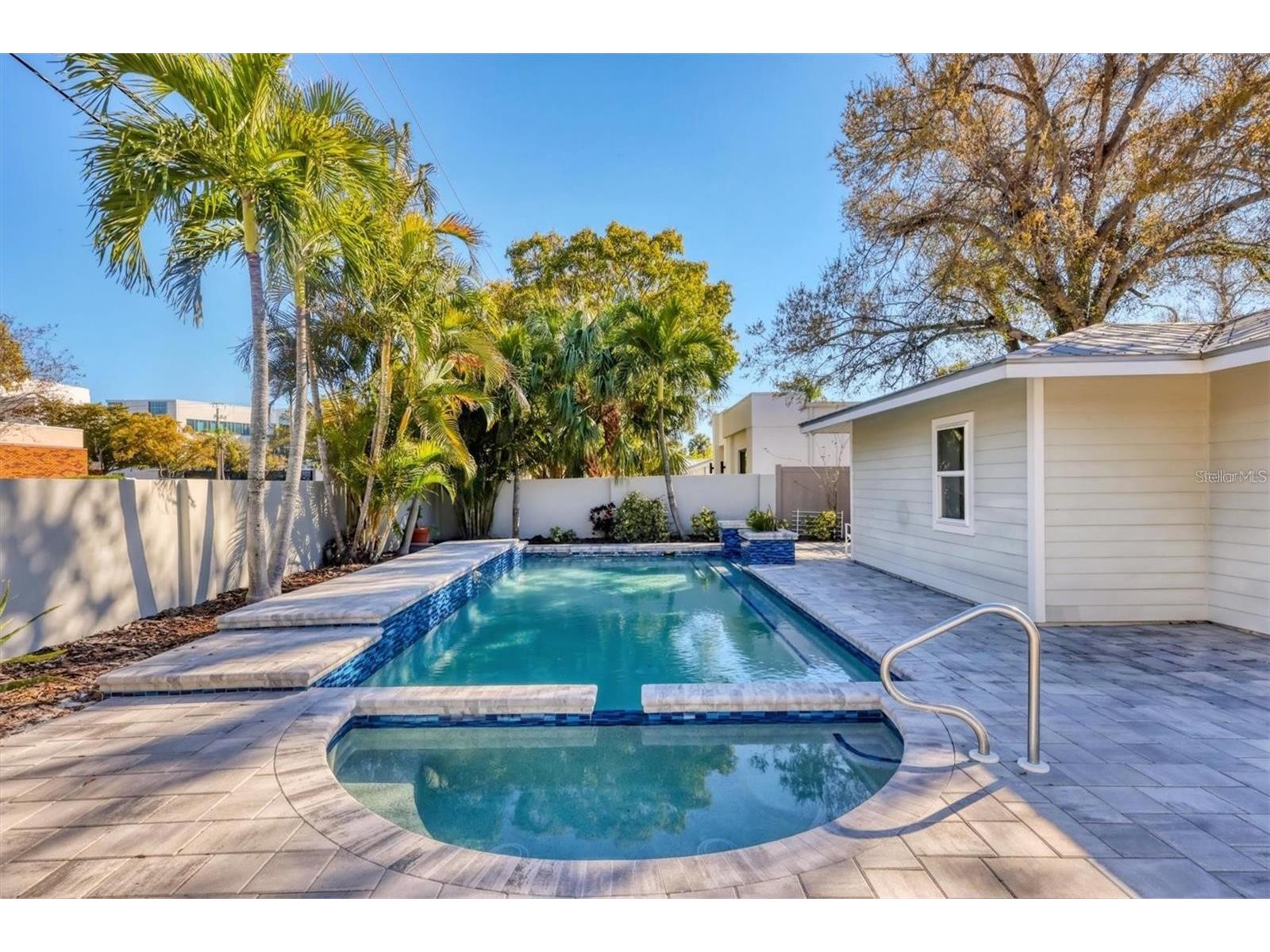 1792 Floyd Street Sarasota FL 34239 A4693825 image27