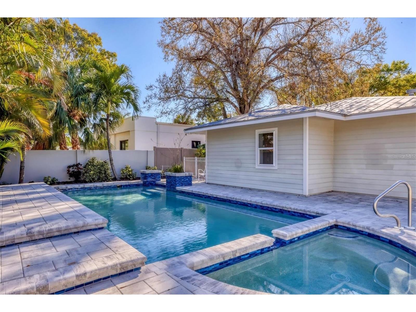 1792 Floyd Street Sarasota FL 34239 A4693825 image28
