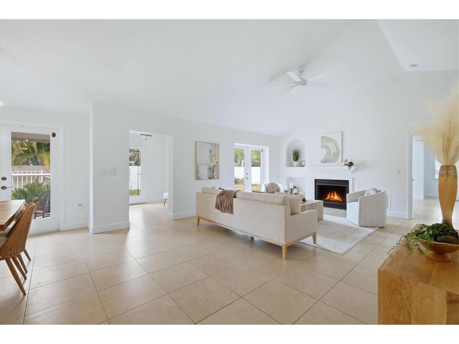 1792 Floyd Street Sarasota FL 34239 A4693825 image3