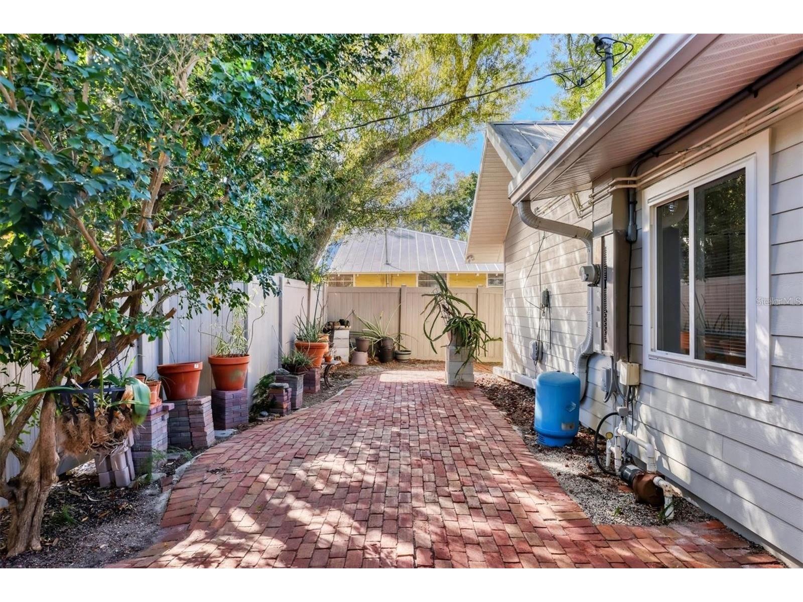 1792 Floyd Street Sarasota FL 34239 A4693825 image33