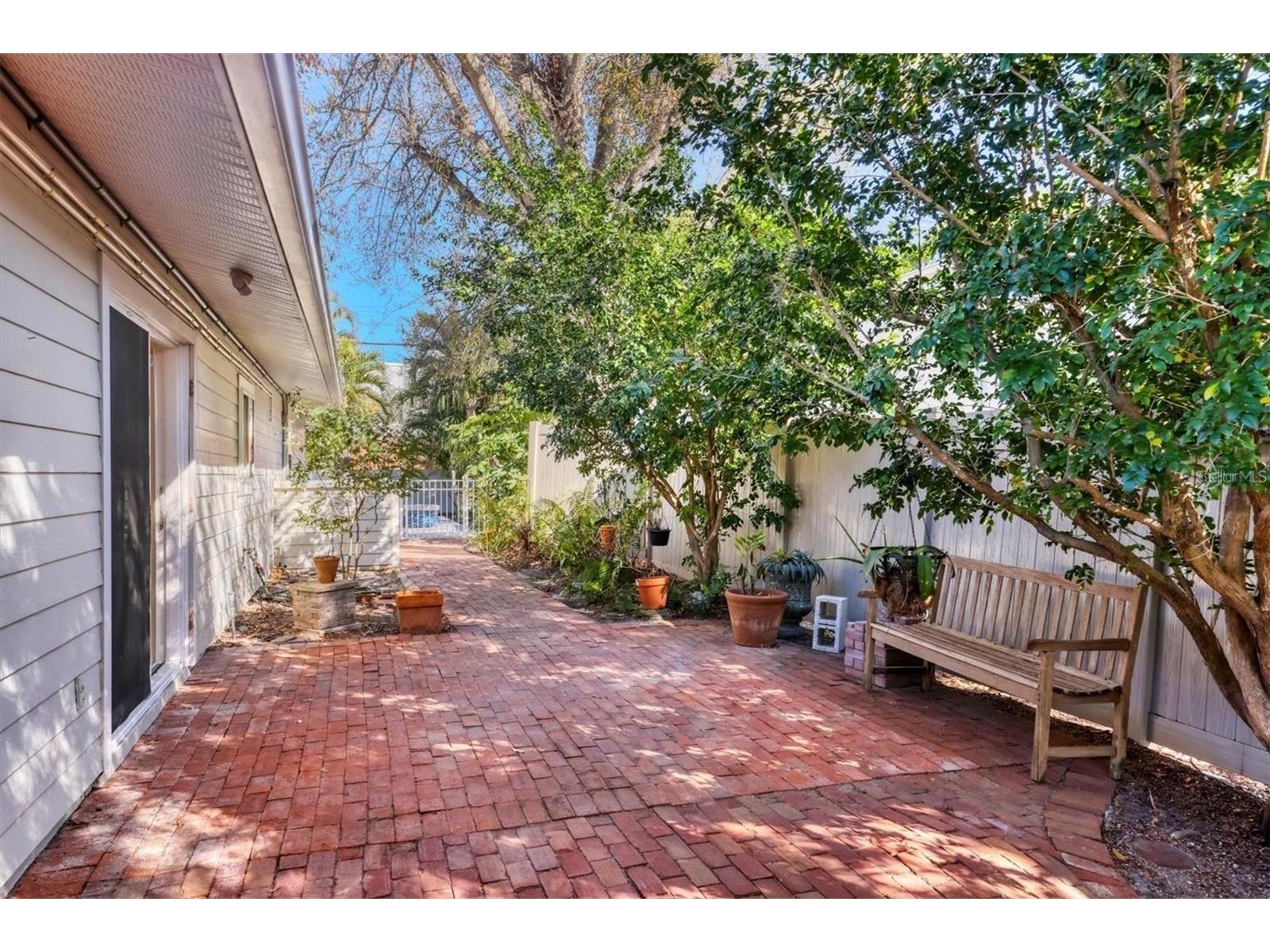 1792 Floyd Street Sarasota FL 34239 A4693825 image34