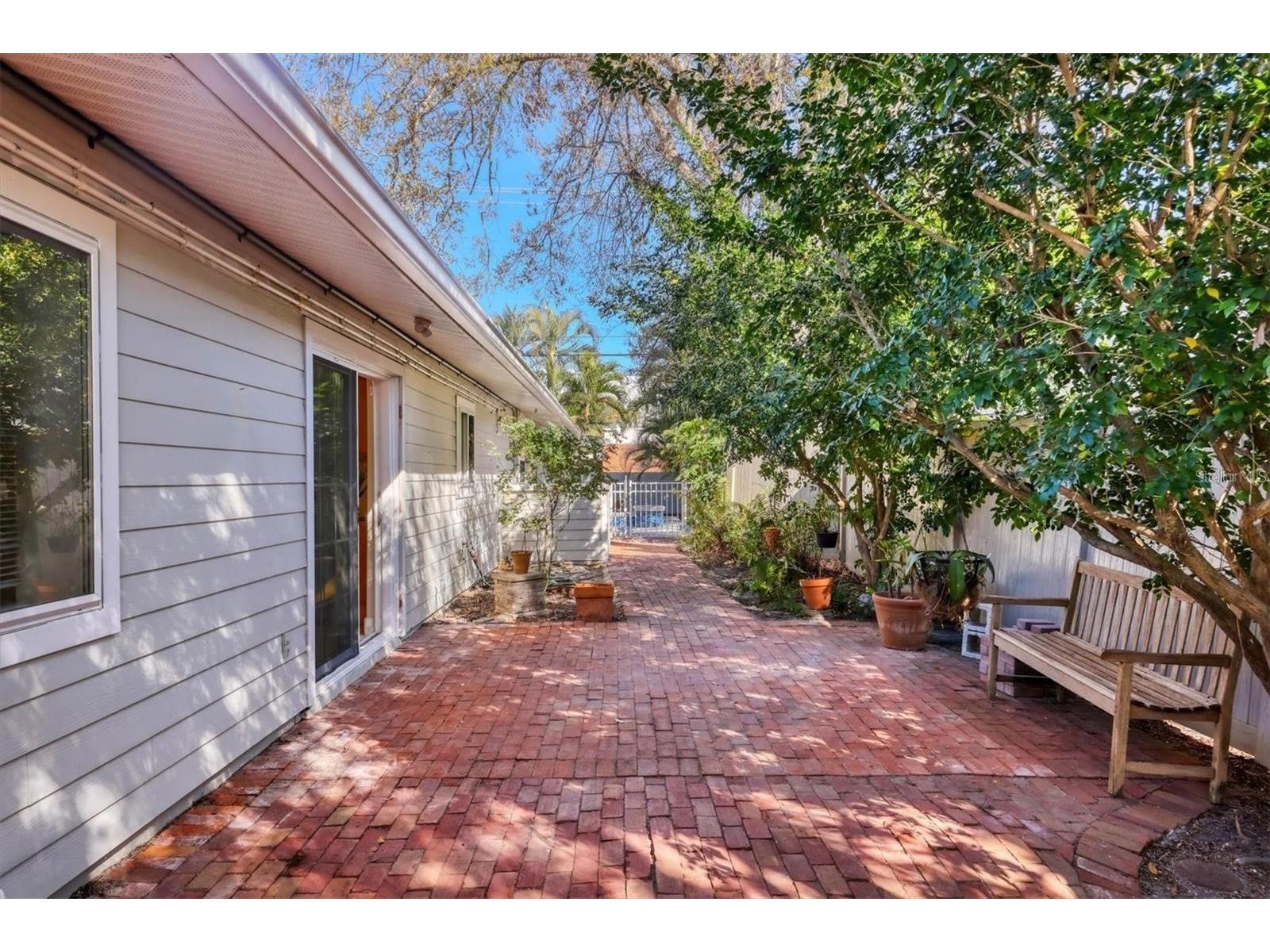 1792 Floyd Street Sarasota FL 34239 A4693825 image35