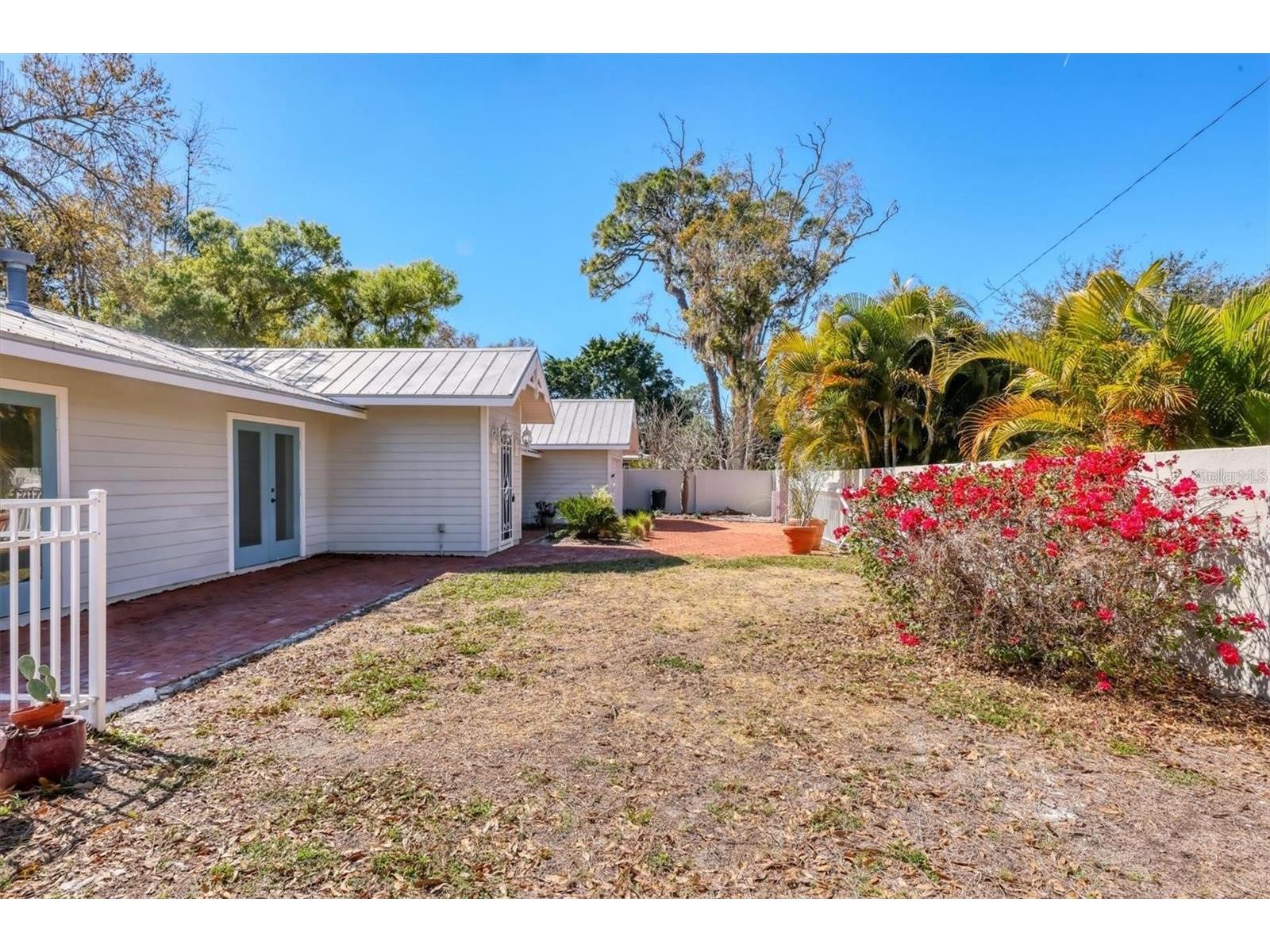 1792 Floyd Street Sarasota FL 34239 A4693825 image36