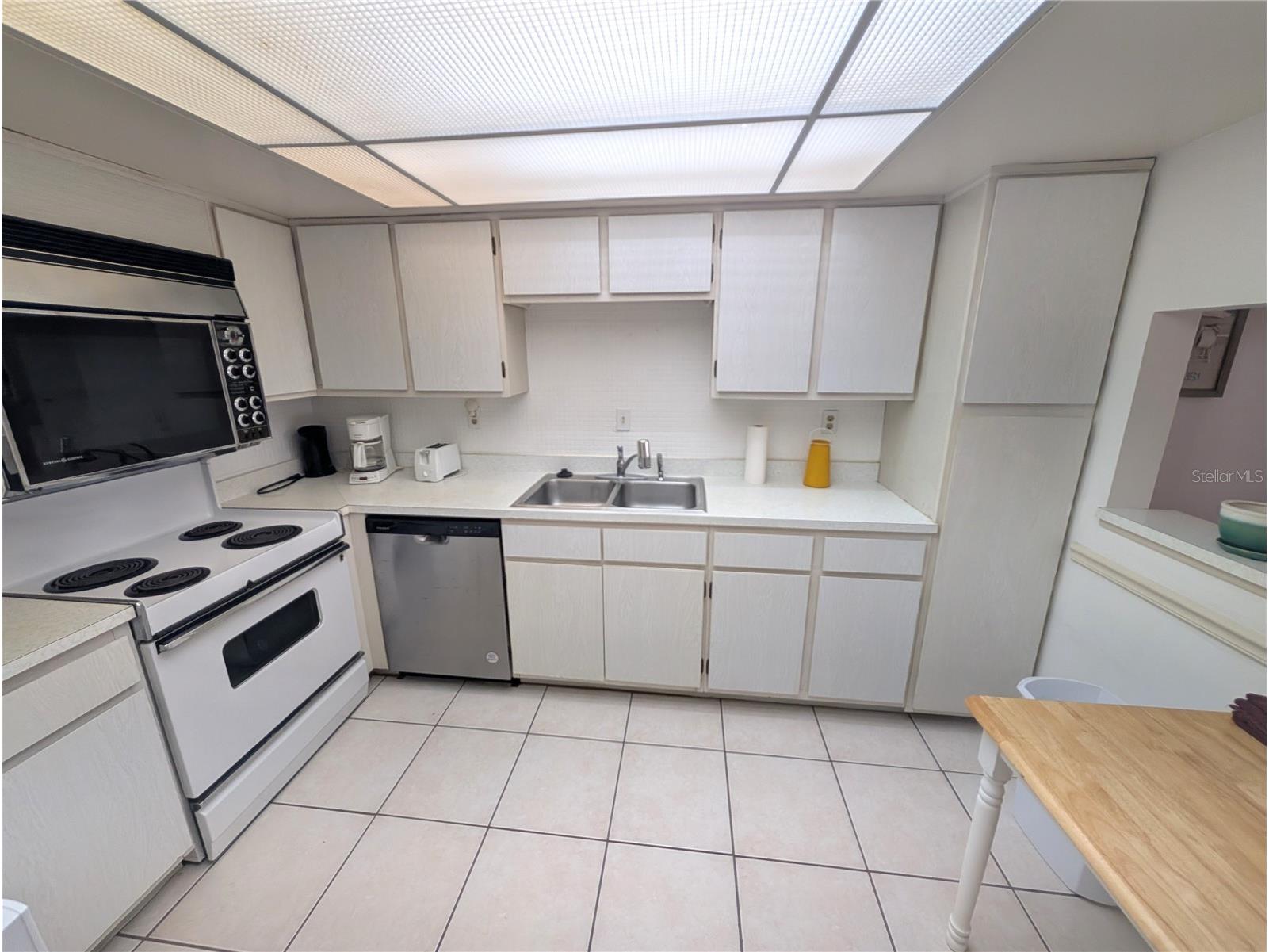 17920 Gulf Boulevard #1208A Redington Shores FL 33708 O6401101 image3