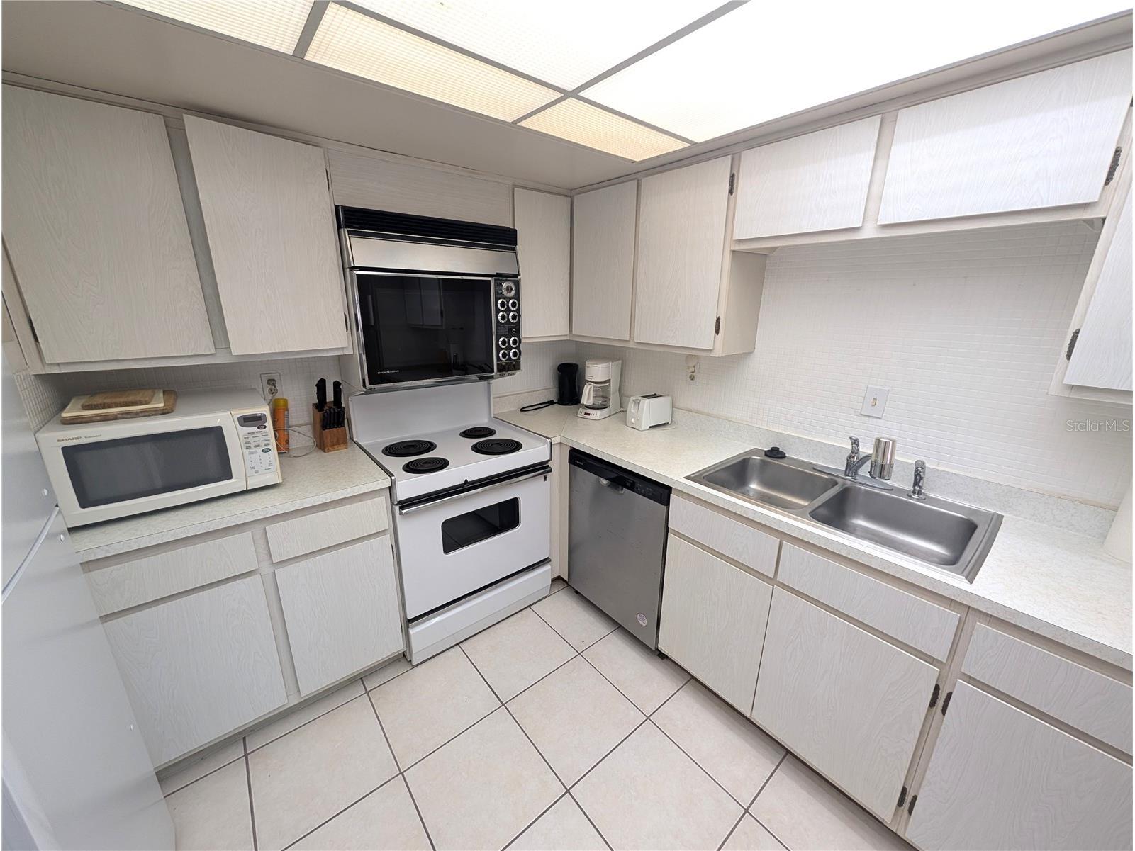 17920 Gulf Boulevard #1208A Redington Shores FL 33708 O6401101 image4