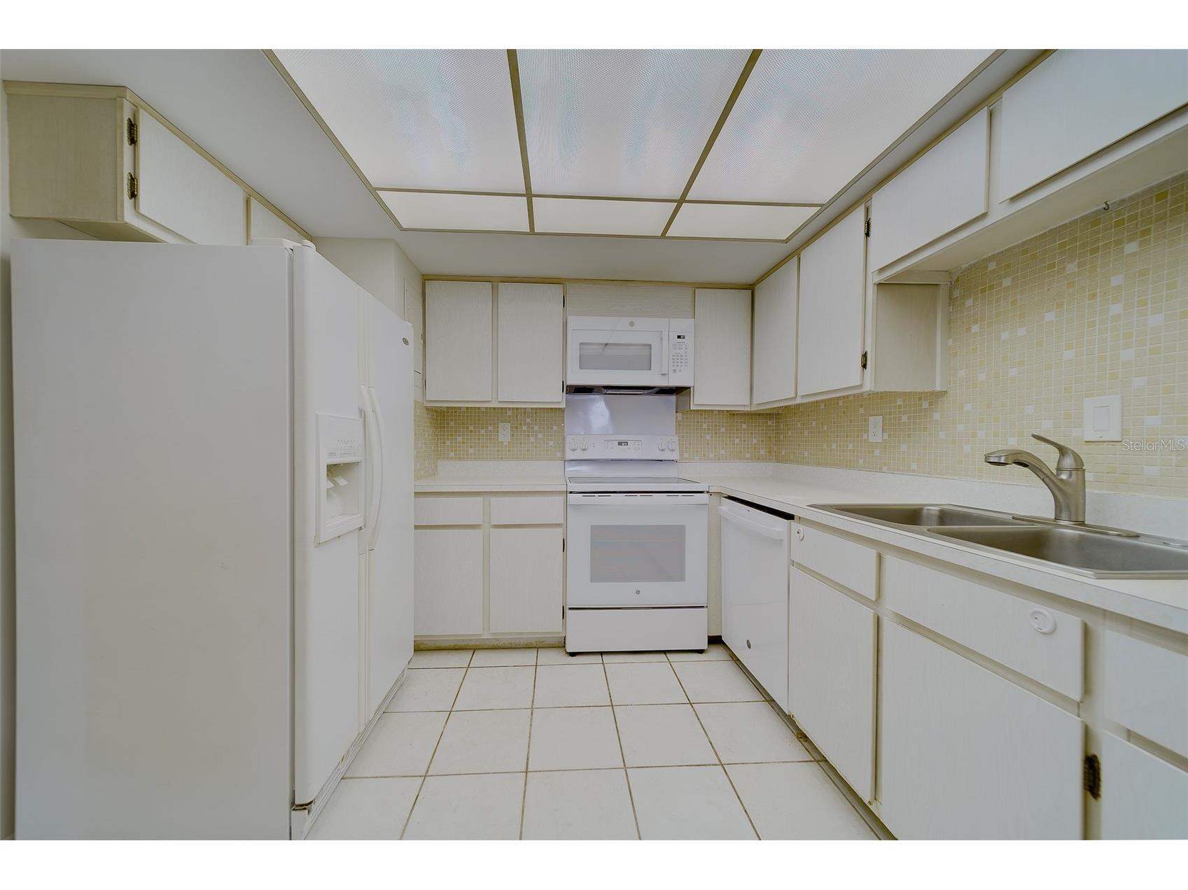 17920 Gulf Boulevard #1408 Redington Shores FL 33708 TB8487967 image3