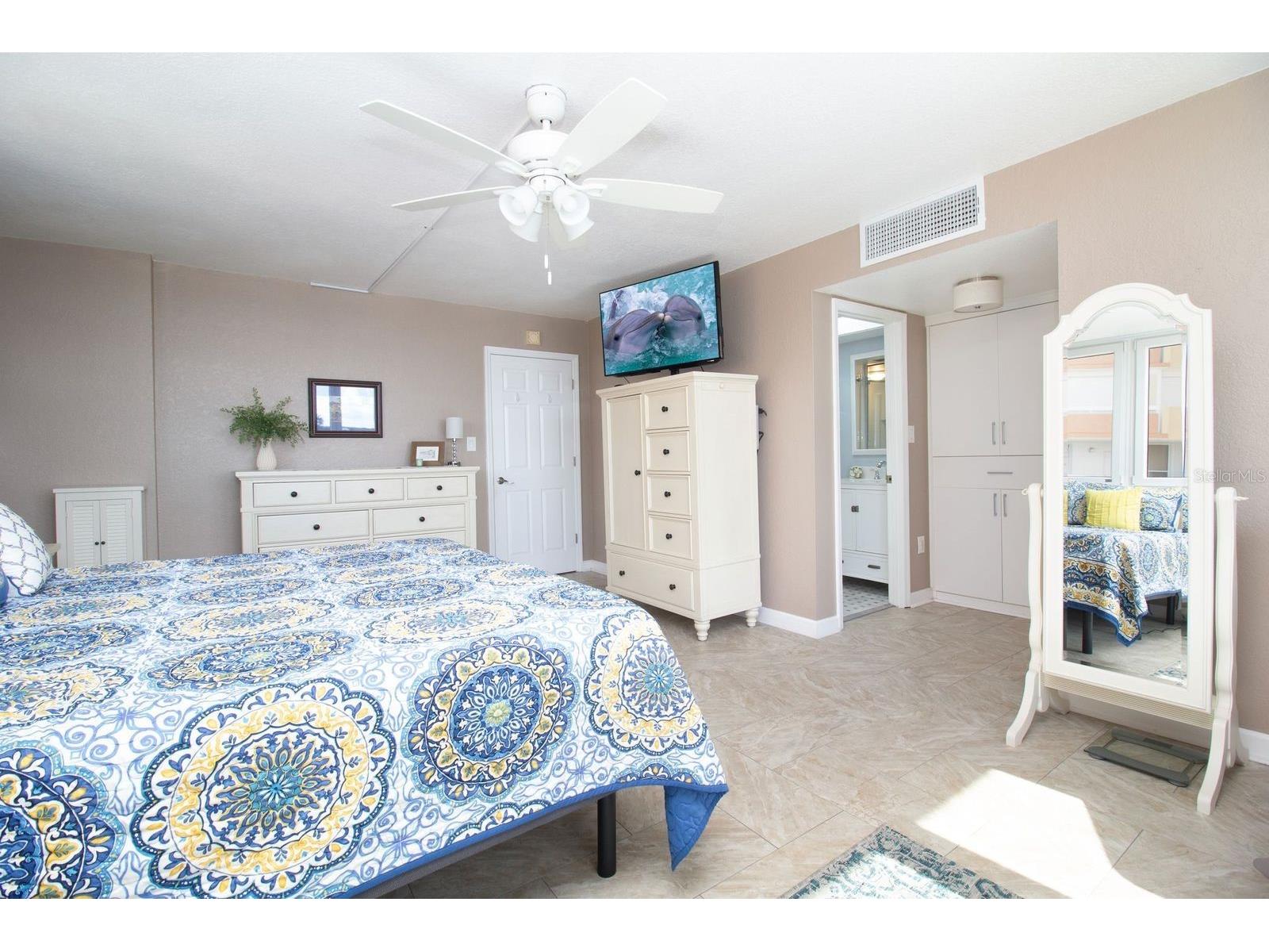 17920 Gulf Boulevard #301 Redington Shores FL 33708 - GULF OF MEXICO & INTRACOASTAL TB8516245 image13