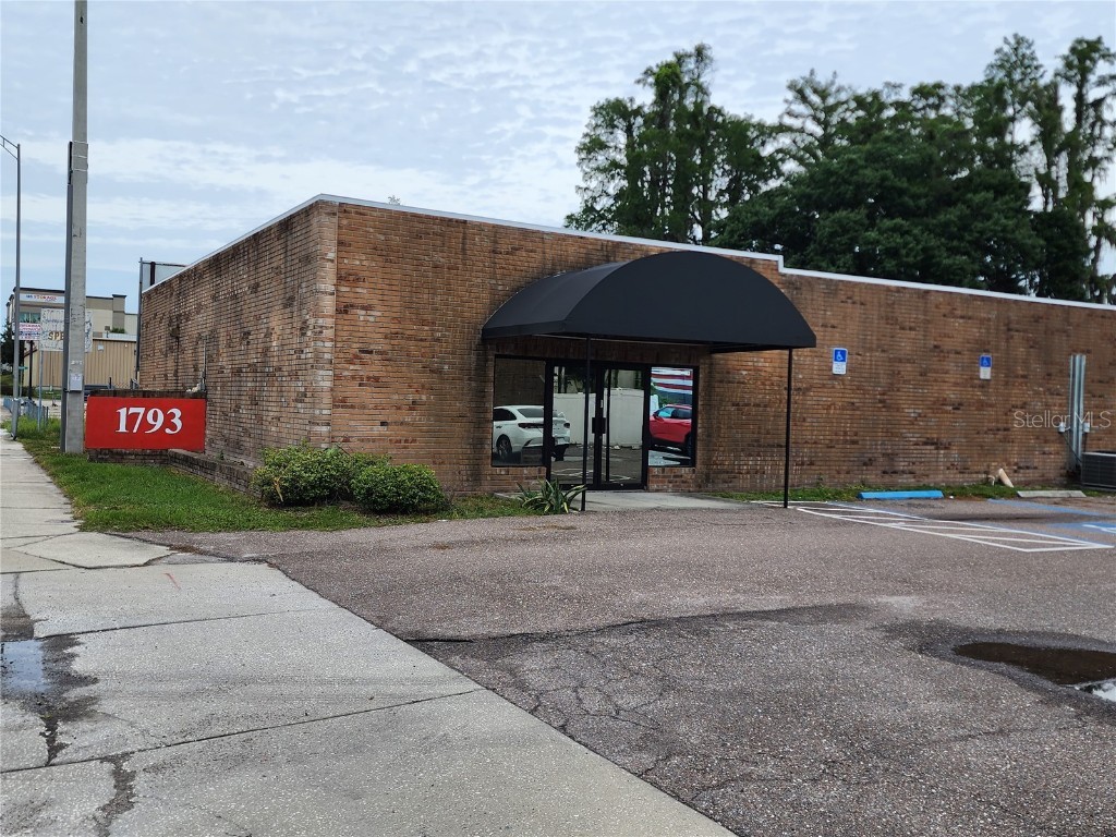 1793 W Hillsborough Avenue Tampa FL 33603 T3456796 image1