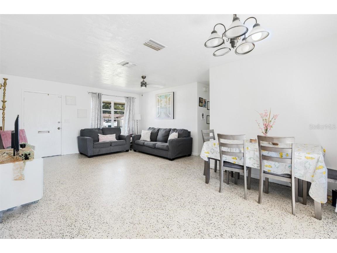 1794 Saxon Boulevard Deltona FL 32725 V4944982 image6