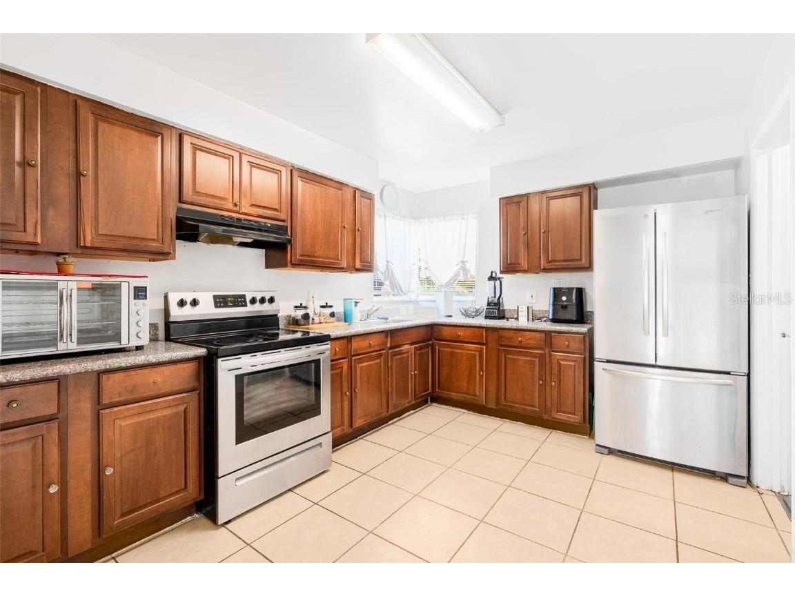 1794 Saxon Boulevard Deltona FL 32725 V4944982 image8