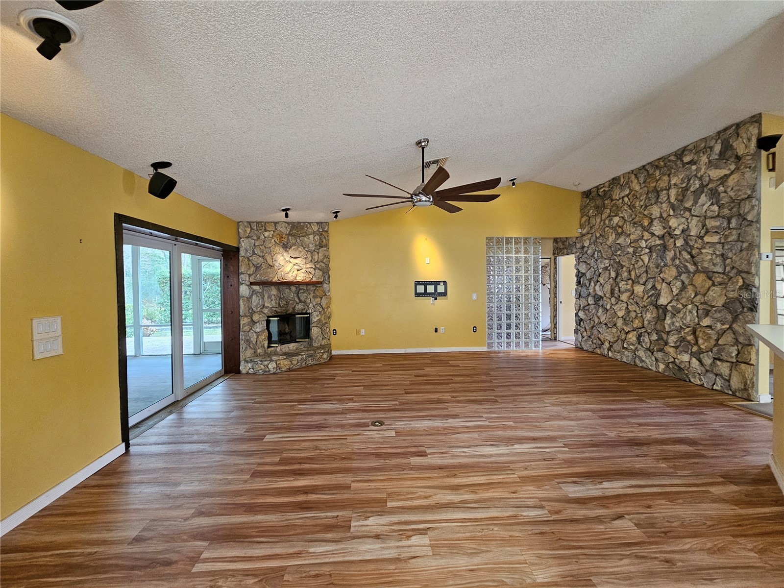 1795 Bayhill Drive Oldsmar FL 34677 TB8476650 image10